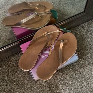 Size 8, leather beach sandals. Tag is damaged.